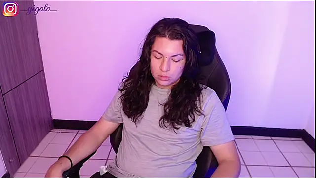 הופעת וובקאם של Yigolo__
