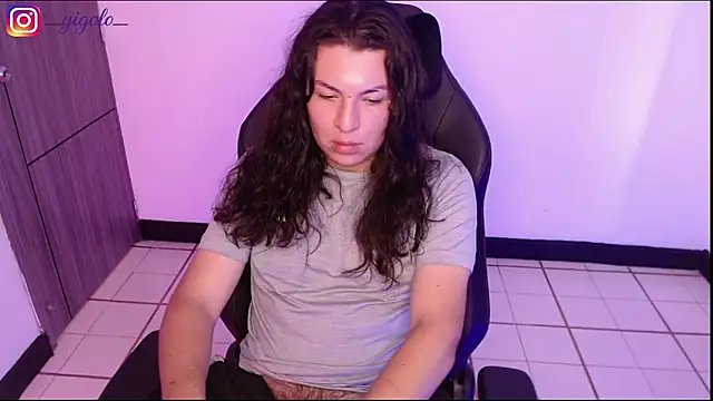 Yigolo__ webcam show