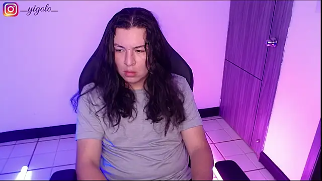 Yigolo__ webcam show