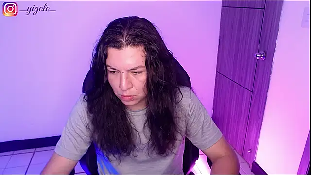 Yigolo__ webkamerás műsora