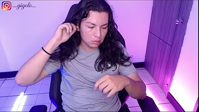Yigolo__ Show Webcam