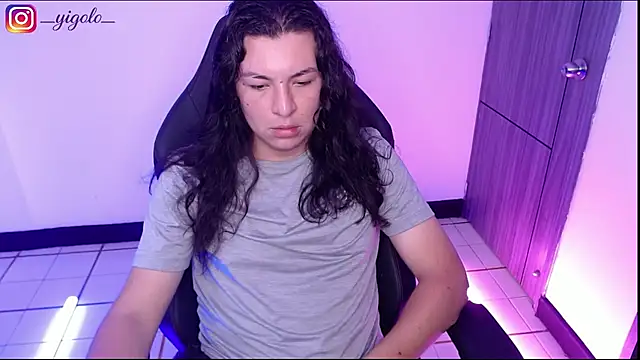 Yigolo__ webcam show