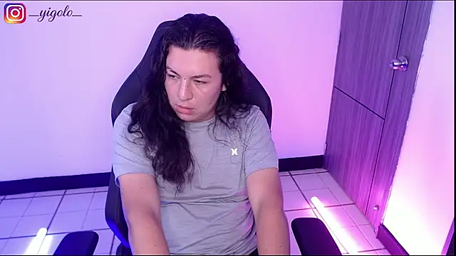 הופעת וובקאם של Yigolo__