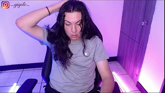 Yigolo__'s Webcam Show