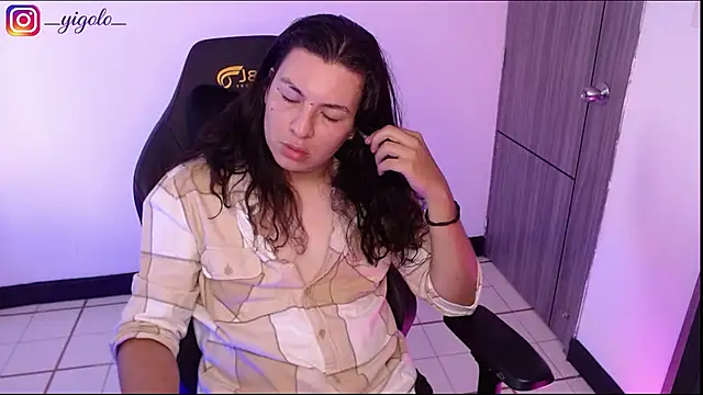 Yigolo__ Webcam-Show