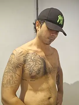 Show de moreno18rn na webcam