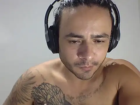 Show de Latinoamericanobr na webcam