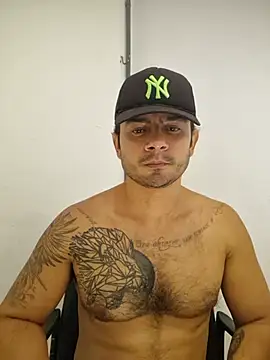 Show de Latinoamericanobr na webcam