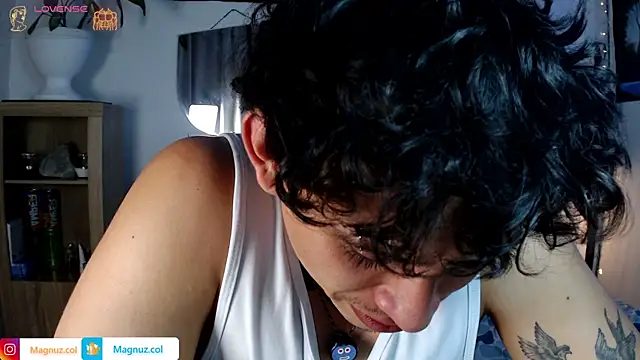 Magnuz_Col Webcam show