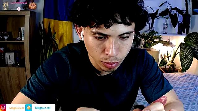 Magnuz_Col Webcam Show