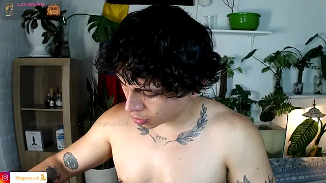 Magnuz_Col Webcam show