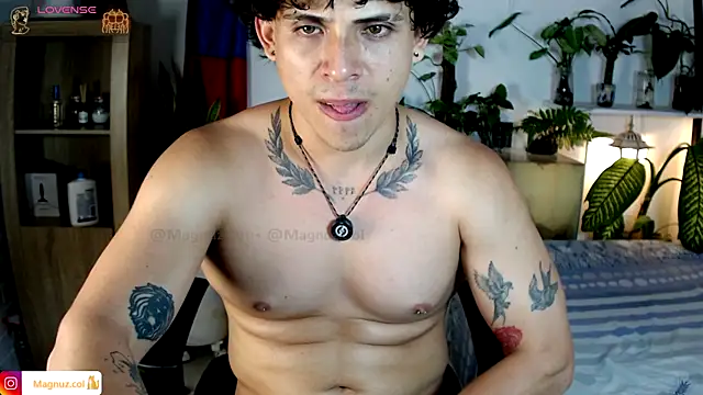 Magnuz_Col's Webcam Show