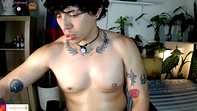 Magnuz_Col Webcam Show