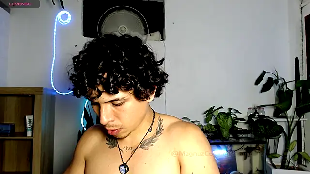 Magnuz_Col Webcam show
