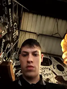 vlackniyaaa6565 Show Webcam