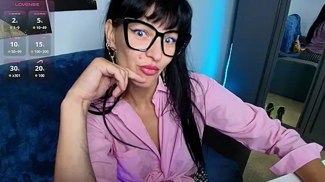 Agata__Moore élő XXX-chatje