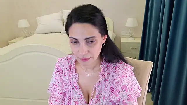 LovelyBeatrice's Live XXX Chat