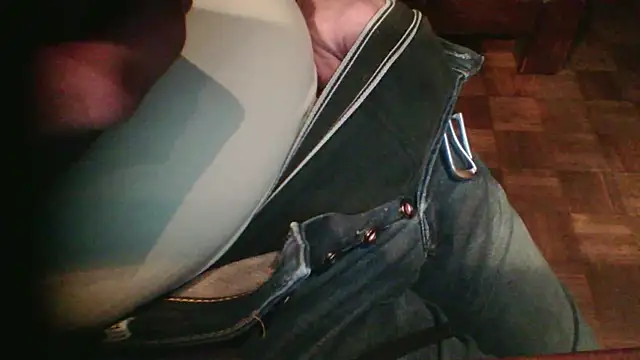 ludowrss Show in webcam