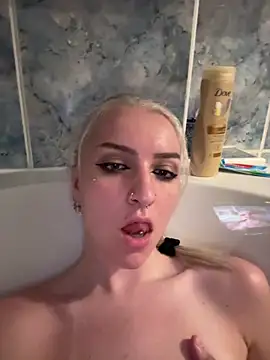 bambibabyy's Webcam Show