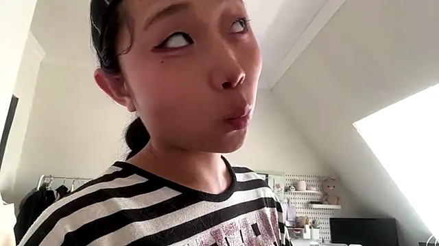 Pertunjukan Kamera Web SweetMiaXO