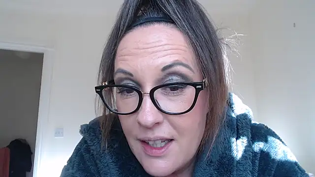 Humiliatrixxxx Chat XXX live