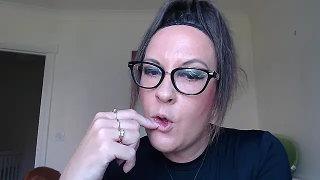 Humiliatrixxxx's Live XXX Chat