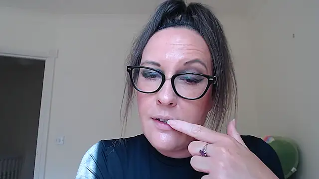 Humiliatrixxxx Show in webcam