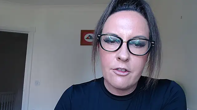 Humiliatrixxxx Adlı Modelin Web Kamerası Şovu