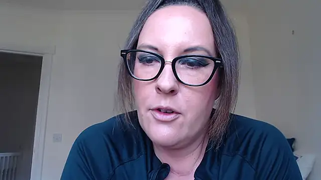 Humiliatrixxxx Adlı Modelin Web Kamerası Şovu