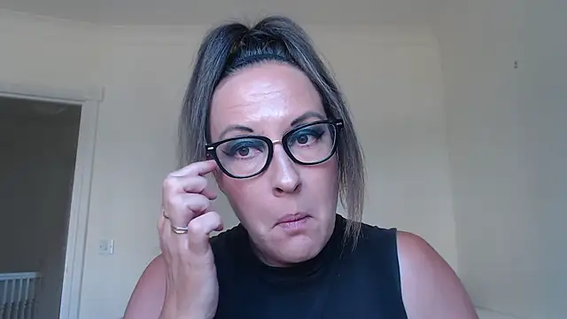 Humiliatrixxxx – Live XXX-chat