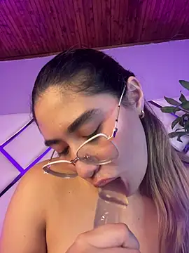 LunaRiivas Pertunjukan Webcam