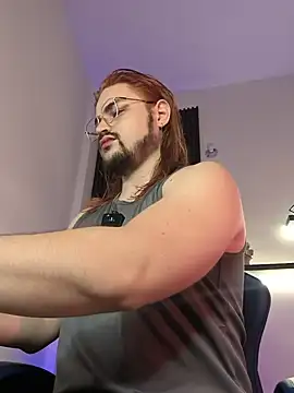 Derek_Vow Show in webcam
