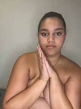layali_offn Webbikameraesitys