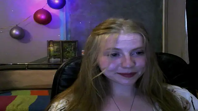 Space_Girls_699 webcam show