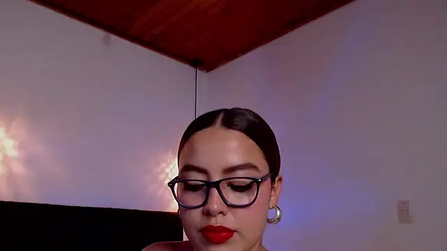 Chat +18 de ArianaAlvarez_ ao vivo
