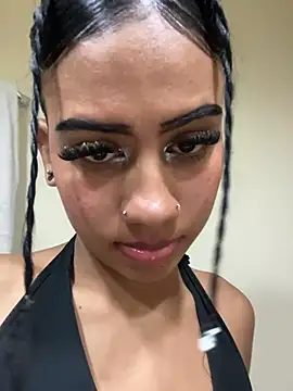 baby_julieta5 Adlı Modelin Canlı XXX Sohbeti