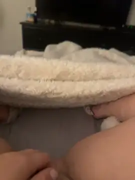 squirtinqueen43's Webcam Show