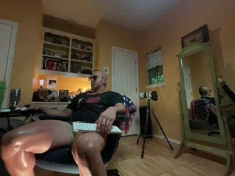 daddydonkey84 Show in webcam