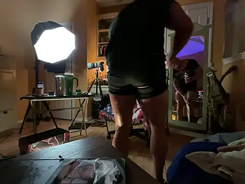 daddydonkey84 Show in webcam