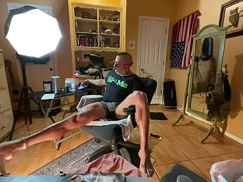 daddydonkey84 Show in webcam