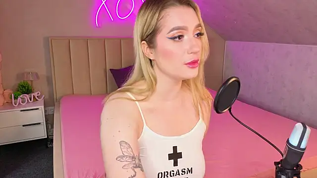 צ'אט XXX בשידור חי של Viickie_Nelsson