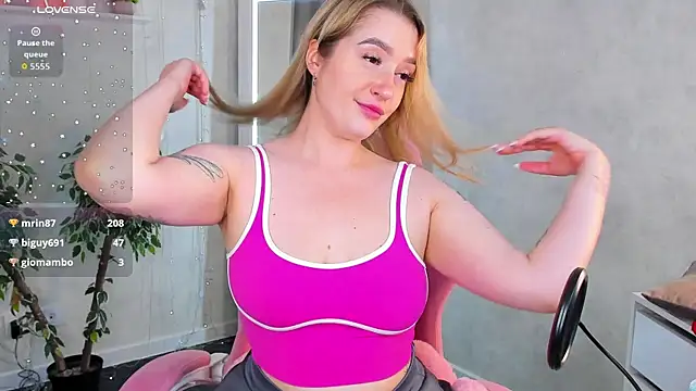 Viickie_Nelsson Adlı Modelin Canlı XXX Sohbeti