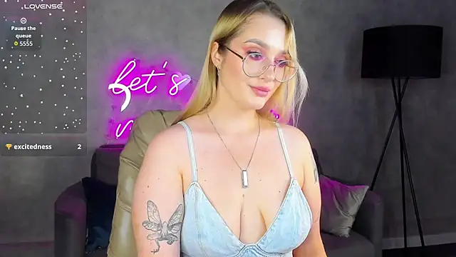 XXX chat uživo modela Viickie_Nelsson
