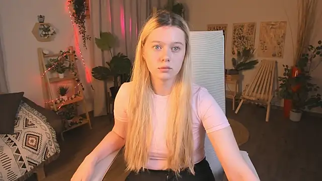 CelestineMauriac Chat XXX in diretta