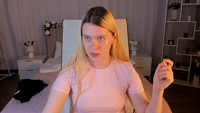CelestineMauriac Chat XXX in diretta