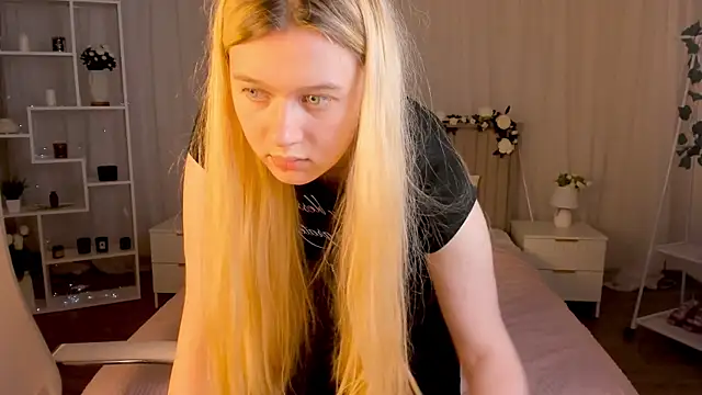 CelestineMauriac's Live XXX Chat