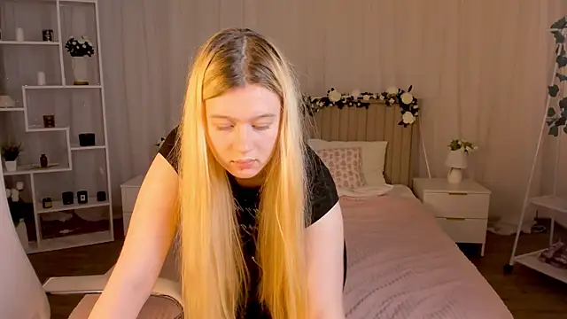 CelestineMauriac's Live XXX Chat