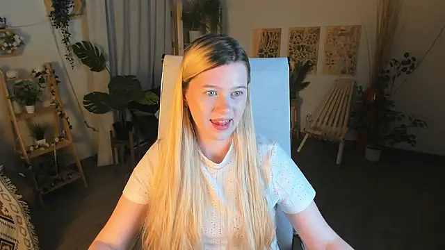 CelestineMauriac's Live XXX Chat