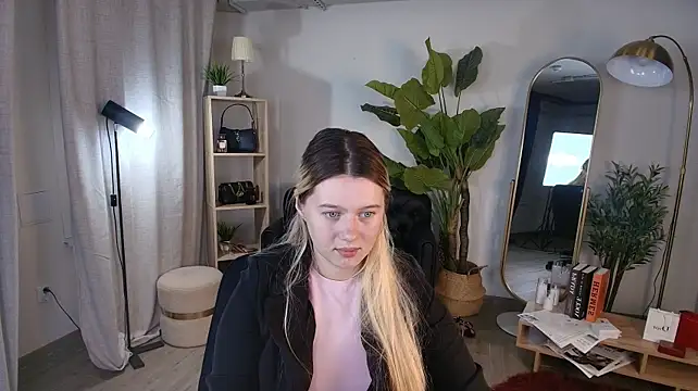 CelestineMauriac's Live XXX Chat