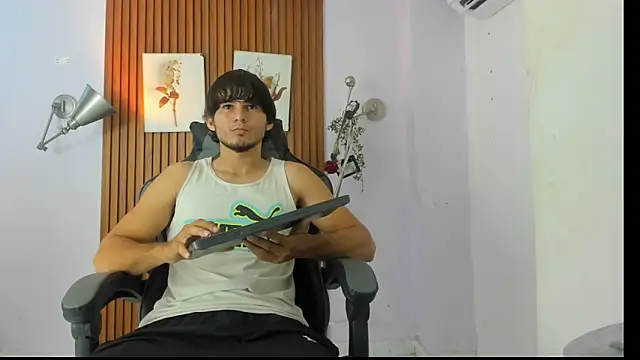 jhossua_xxx Webcam Show